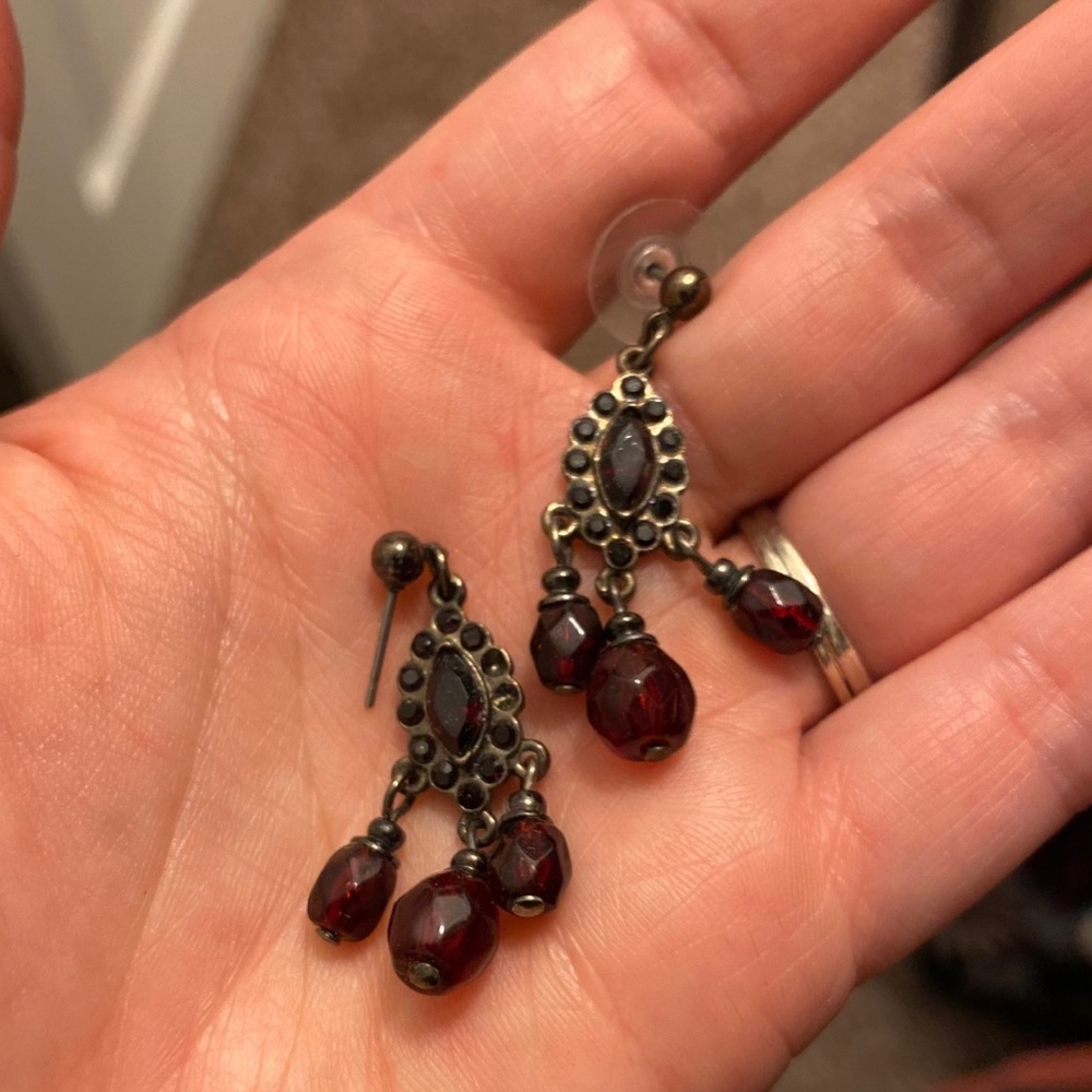 Vintage, three tiered jeweled dangle earrings!